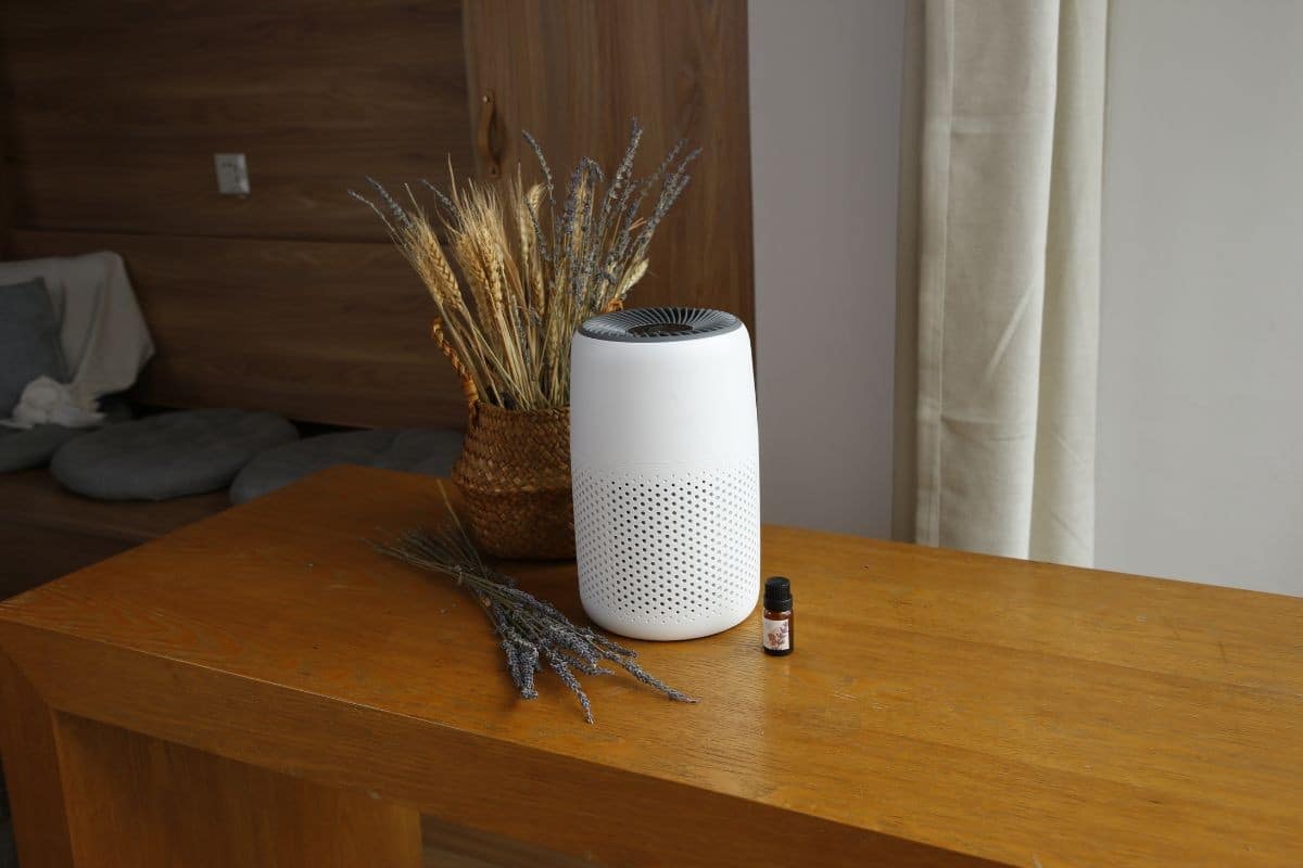 Được tích hợp công nghệ lọc tiên tiến, máy lọc không khí để bàn mini hỗ trợ người dùng lọc sạch không khí hiệu quả